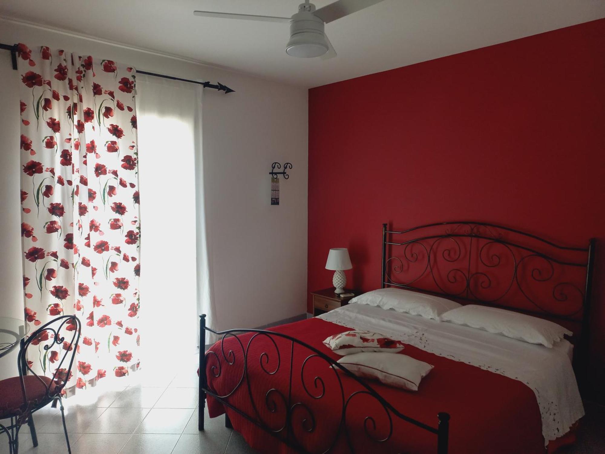 ラスカリ Sunrise Bed & Breakfast エクステリア 写真